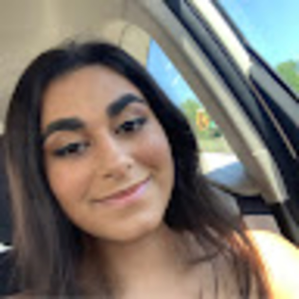 Meet your Posher, Adriana